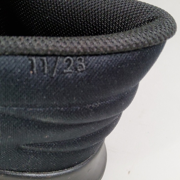 Nike Black Athletic Shoes with Minimalist Design Size 13 main image 6
